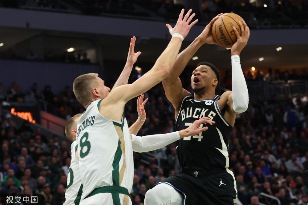 他在场上的 他在场上的